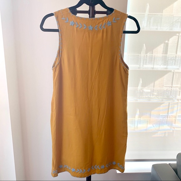 ✨NWOT Urban Outfitters Embroidered Shift Dress - Picture 6 of 7